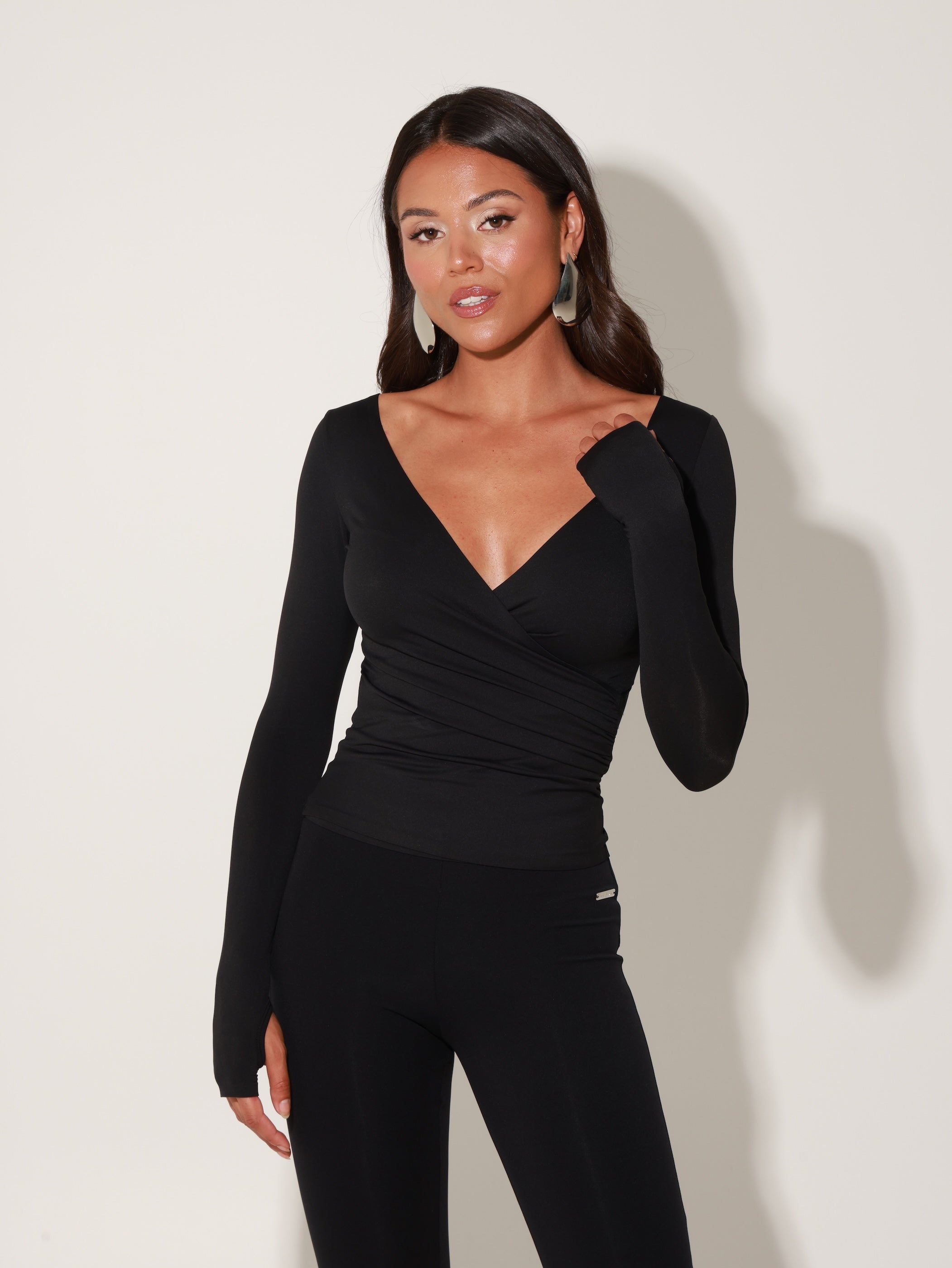 Beyaz Sculpting V Neck Top - Caviar Black