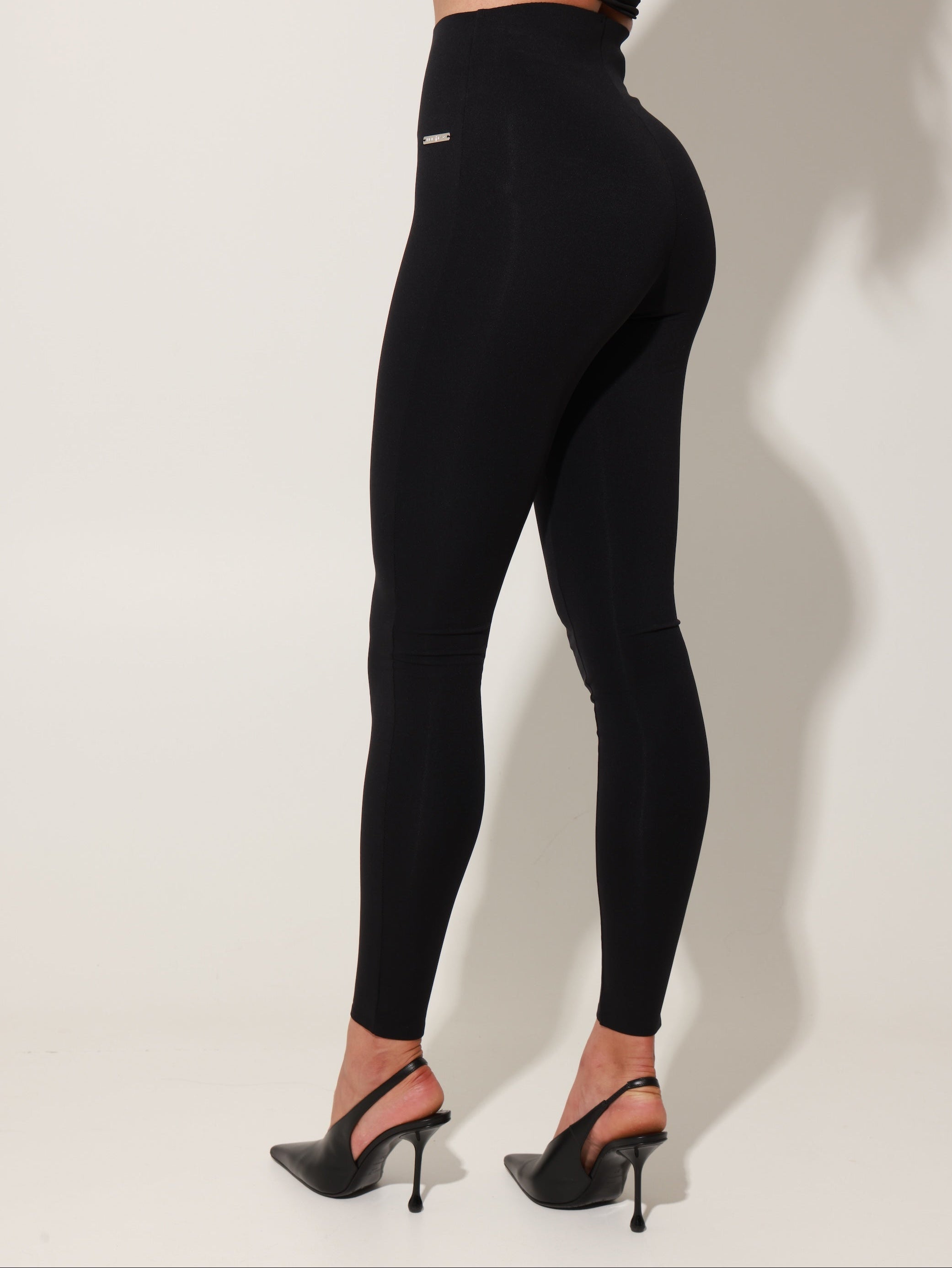 Beyaz Sculpting Legging - Caviar Black